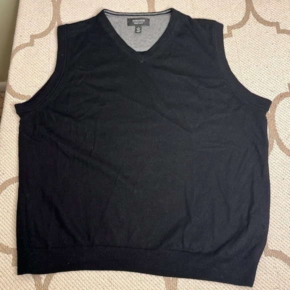 Nordstrom Men’s Shop 100% extra fine merino wool v-neckline sweater vest - Picture 1 of 11